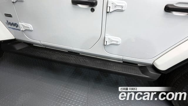 Jeep Wrangler 2022 — Photo 4/35