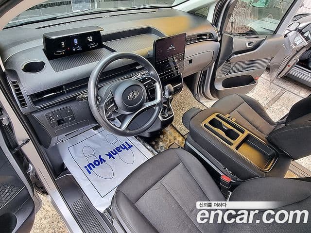 Hyundai Staria 2023 — ფოტო 6/20
