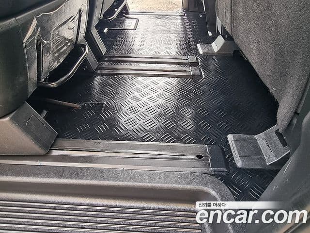 Hyundai Staria 2023 — ფოტო 14/20