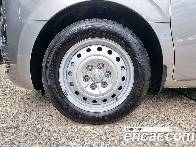 Hyundai Staria 2023 — ფოტო 19/20
