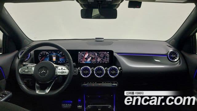 Mercedes-Benz GLA-Class 2023 — ფოტო 6/20