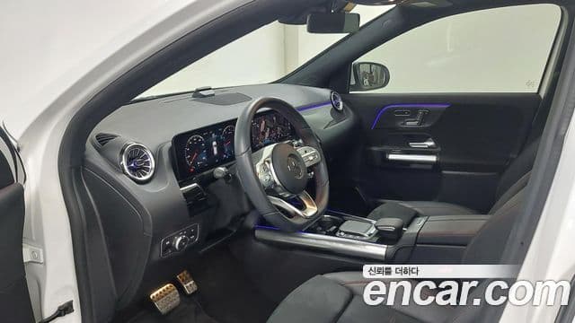 Mercedes-Benz GLA-Class 2023 — ფოტო 4/20