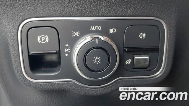Mercedes-Benz GLA-Class 2023 — ფოტო 8/20
