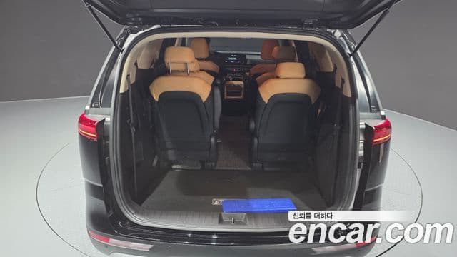 Kia Carnival 2021 — фото 20 из 20
