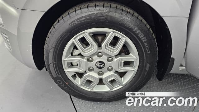 Hyundai Staria 2025 — фото 5 из 20