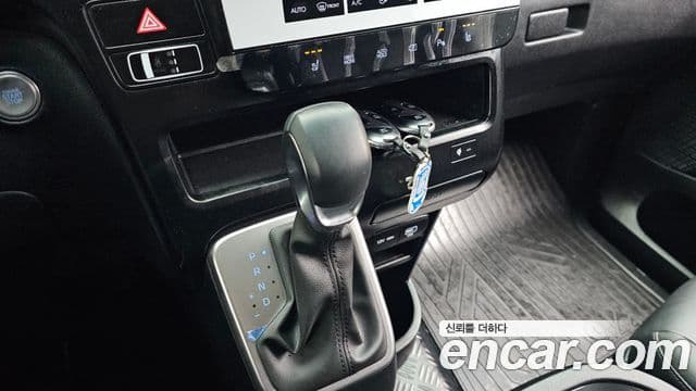 Hyundai Staria 2025 — Şəkil 9/20