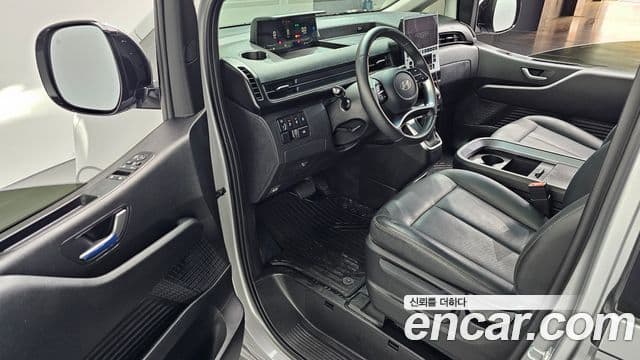 Hyundai Staria 2025 — Şəkil 10/20