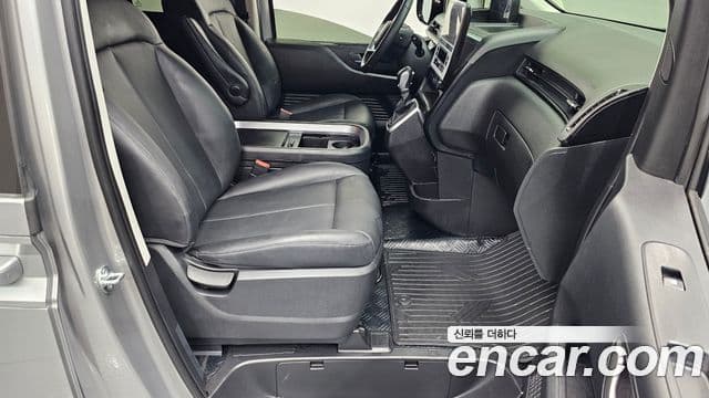 Hyundai Staria 2025 — Şəkil 11/20