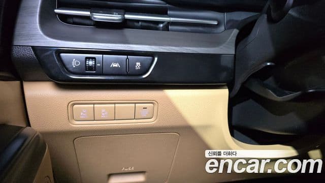 Kia Carnival 2023 — Şəkil 17/20