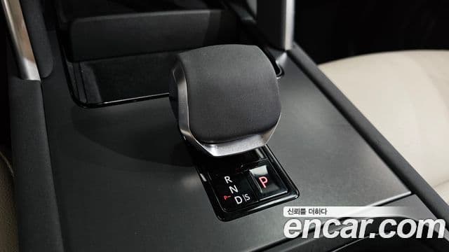Land Rover Discovery Sport 2025 — Фото 9/20