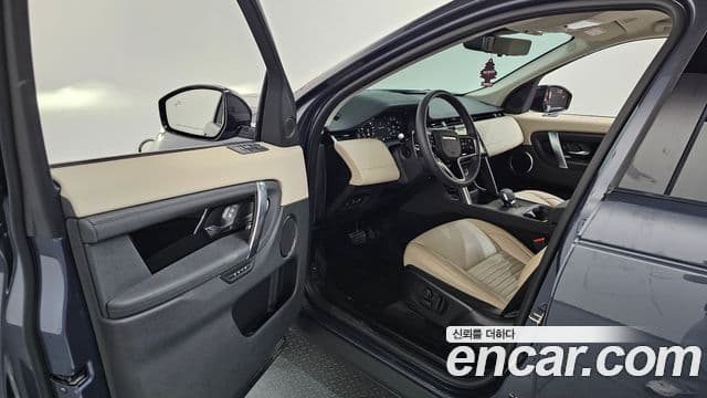 Land Rover Discovery Sport 2025 — Фото 10/20