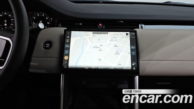 Land Rover Discovery Sport 2025 — Фото 13/20