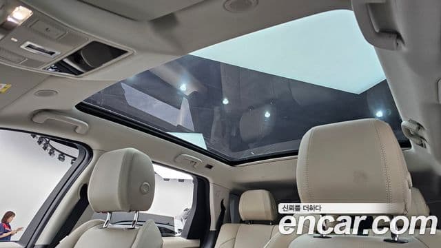 Land Rover Discovery Sport 2025 — Фото 17/20