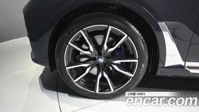 BMW X7 2021 — ფოტო 5/20