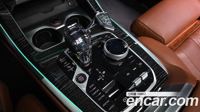 BMW X7 2021 — ფოტო 9/20