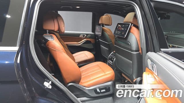 BMW X7 2021 — фото 12 из 20