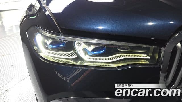 BMW X7 2021 — ფოტო 2/31