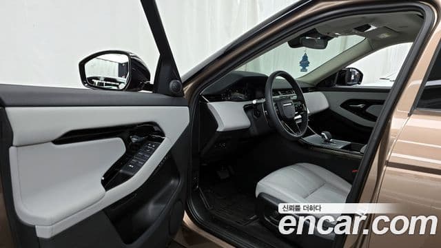 Land Rover Range Rover Evoque 2025 — ფოტო 10/20