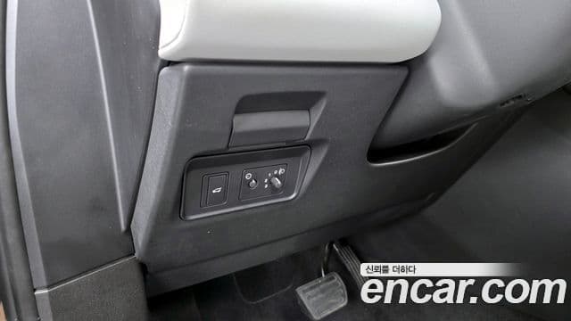 Land Rover Range Rover Evoque 2025 — ფოტო 19/32