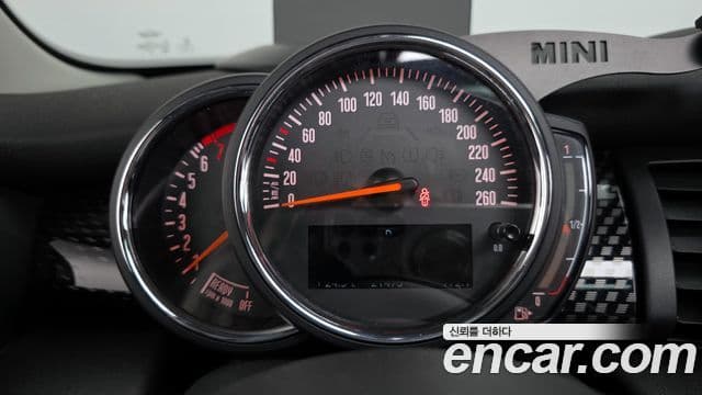 Mini Cooper S 2018 — Şəkil 8/20