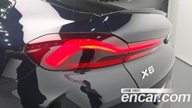 BMW X6 2023 — Photo 28/30