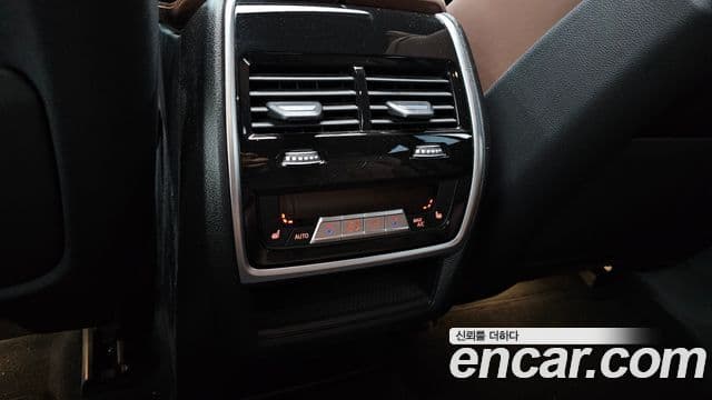 BMW X6 2023 — Photo 9/30