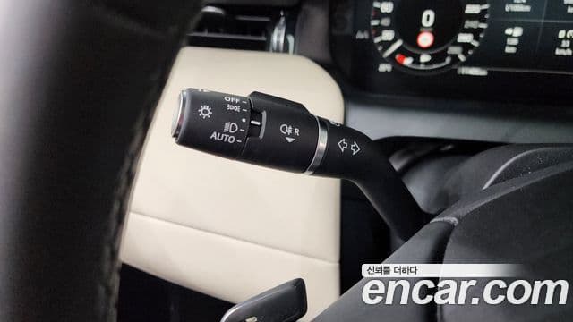 Land Rover Discovery Sport 2025 — Photo 2/31
