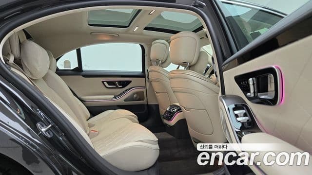 Mercedes-Benz S-Class 2025 — Photo 14/17