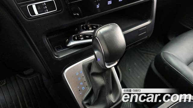 Hyundai Staria 2023 — Şəkil 9/20