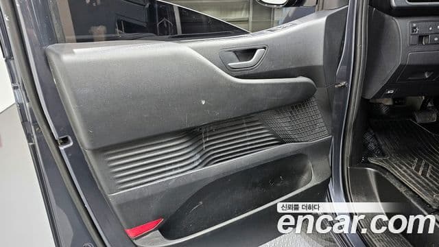 Hyundai Staria 2023 — ფოტო 14/30