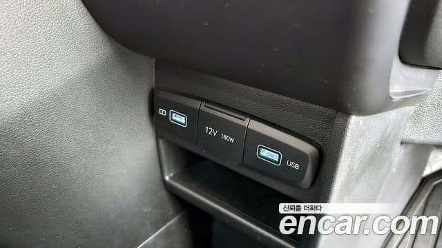 Hyundai Staria 2023 — ფოტო 21/30