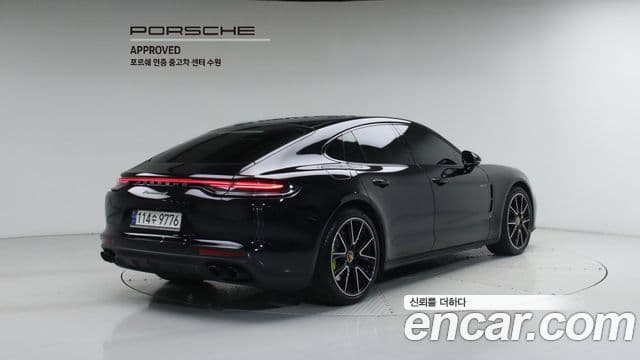 Porsche Panamera 2023 — ფოტო 7/20