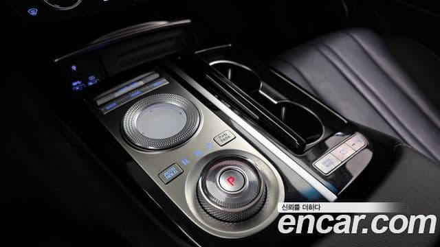 Genesis Electrified G80 2022 — Şəkil 8/20