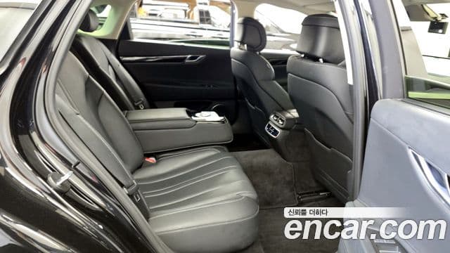 Genesis Electrified G80 2022 — Şəkil 12/20