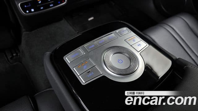 Genesis Electrified G80 2022 — Şəkil 19/20
