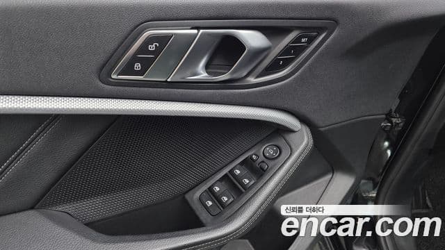 BMW 1 Series 2022 — Фото 18/20