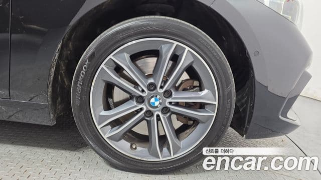 BMW 1 Series 2022 — ფოტო 16/28