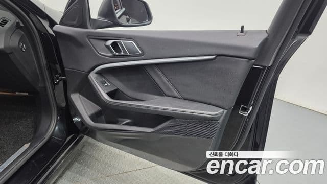 BMW 1 Series 2022 — ფოტო 10/28