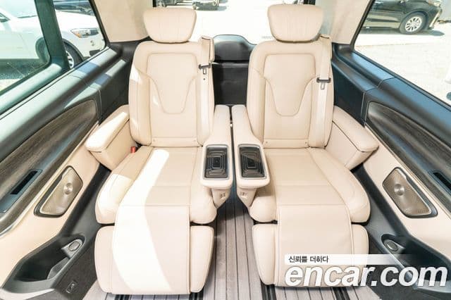 Mercedes-Benz V-Class 2025 — Şəkil 15/17