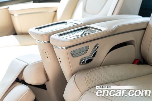 Mercedes-Benz V-Class 2025 — Şəkil 16/17