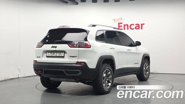 Jeep Cherokee 2021 — ფოტო 1/20