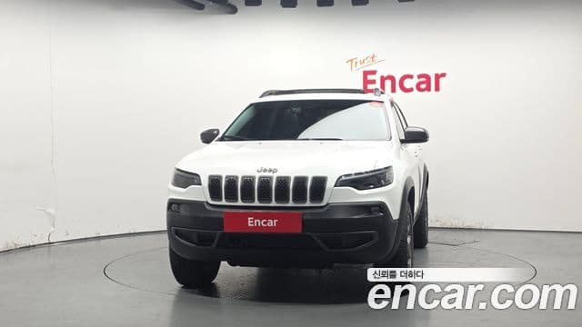 Jeep Cherokee 2021 — ფოტო 2/20