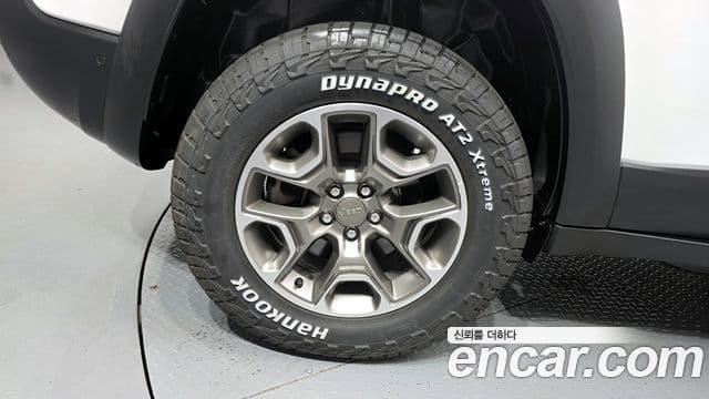 Jeep Cherokee 2021 — ფოტო 4/20
