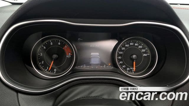 Jeep Cherokee 2021 — ფოტო 7/20