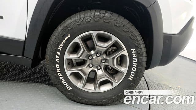 Jeep Cherokee 2021 — Photo 26/30