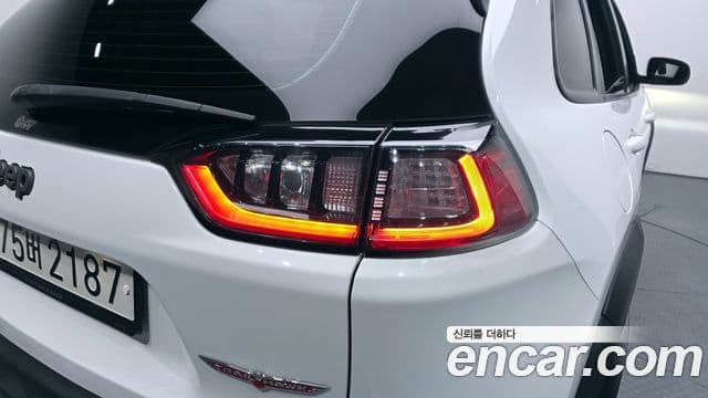 Jeep Cherokee 2021 — Photo 10/30