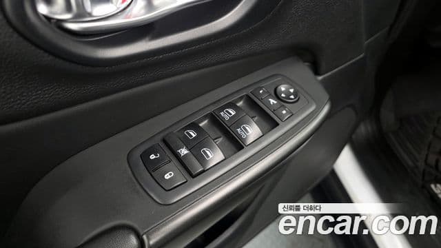 Jeep Cherokee 2021 — Photo 20/30