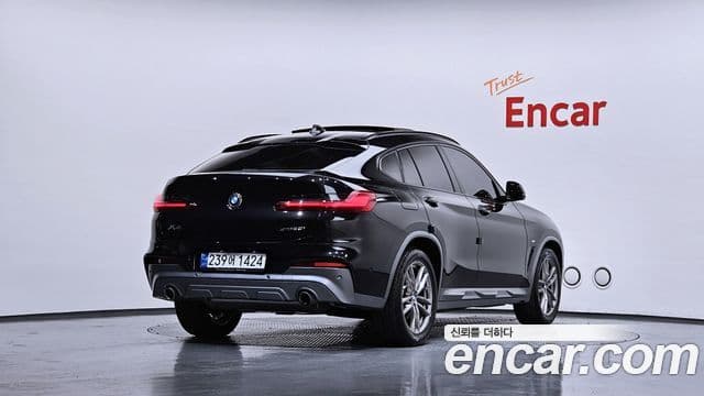 BMW X4 2021 — ფოტო 27/32