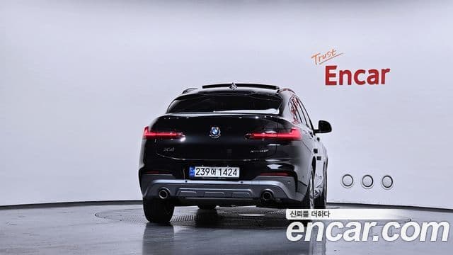 BMW X4 2021 — ფოტო 30/32