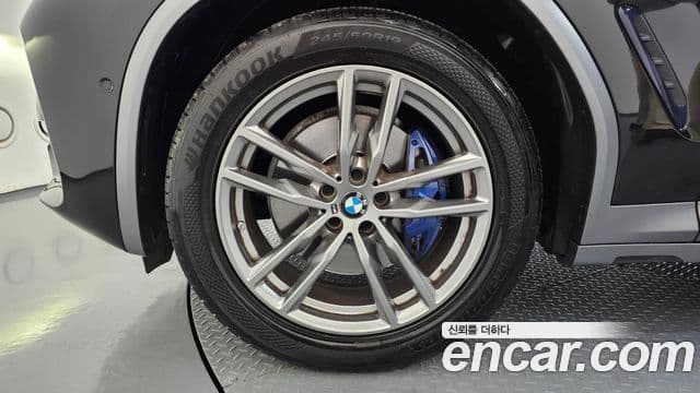 BMW X4 2021 — ფოტო 16/32